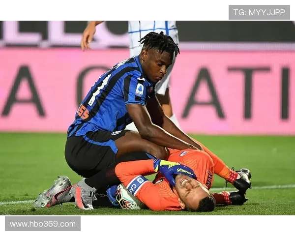 克拉克斯顿强势表现一攻一防完美配合助力球队稳住局势